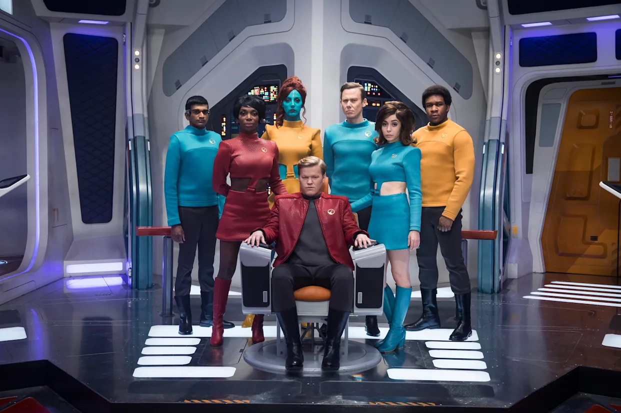 Черное зеркало сериал: зеркало, которое смотрит обратно